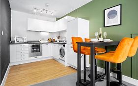 Birmingham City Centre - Balcony - Secure Parking - Wifi - Netflix - Top Rated
